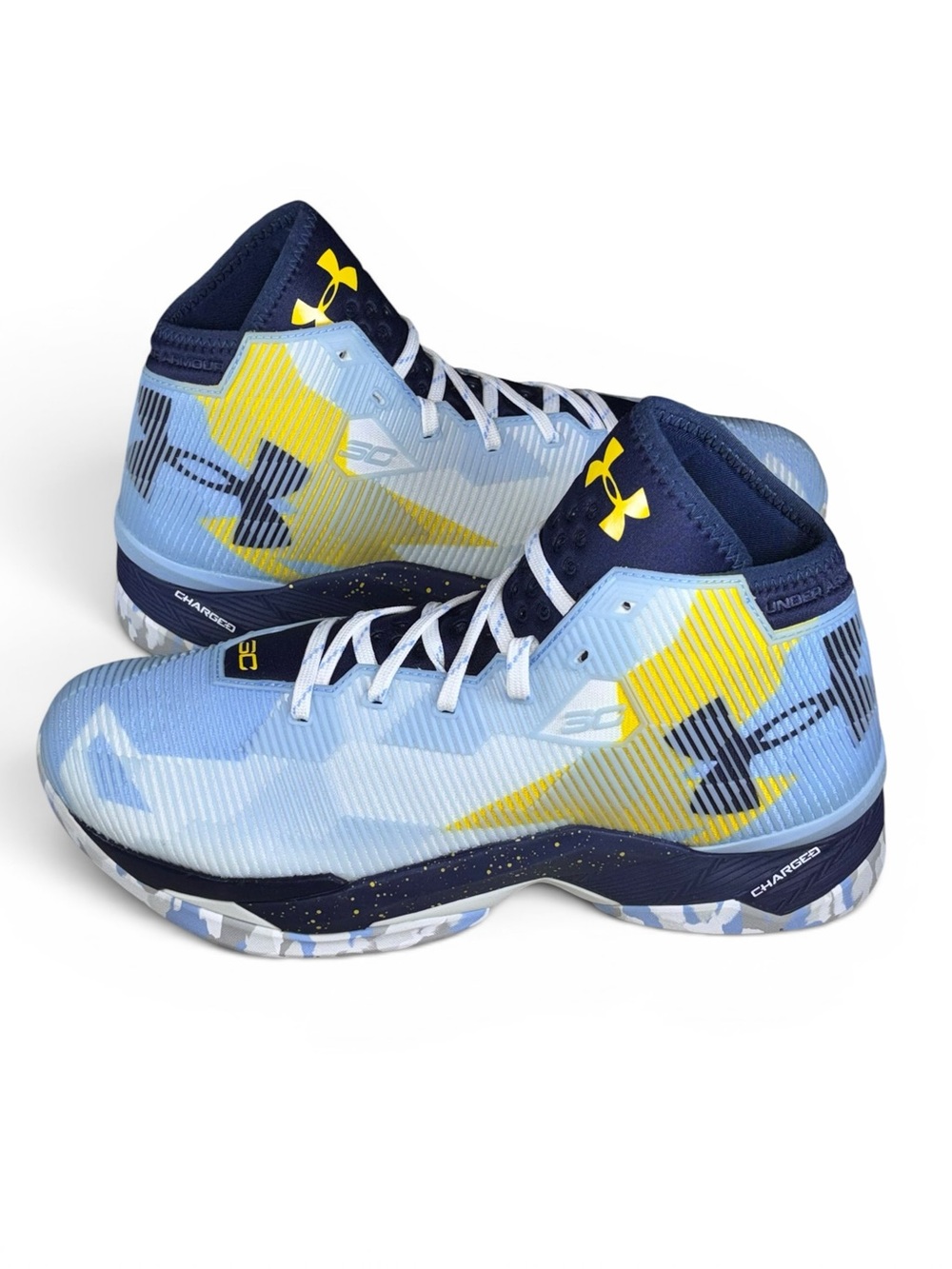 Under Armour Curry Basketball Shoes in Light Blue & Yellow Size 9.5